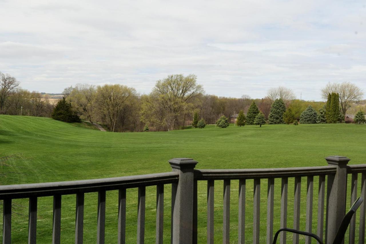 Cobblestone Inn&Suites - Denison | Majestic Hills Extérieur photo