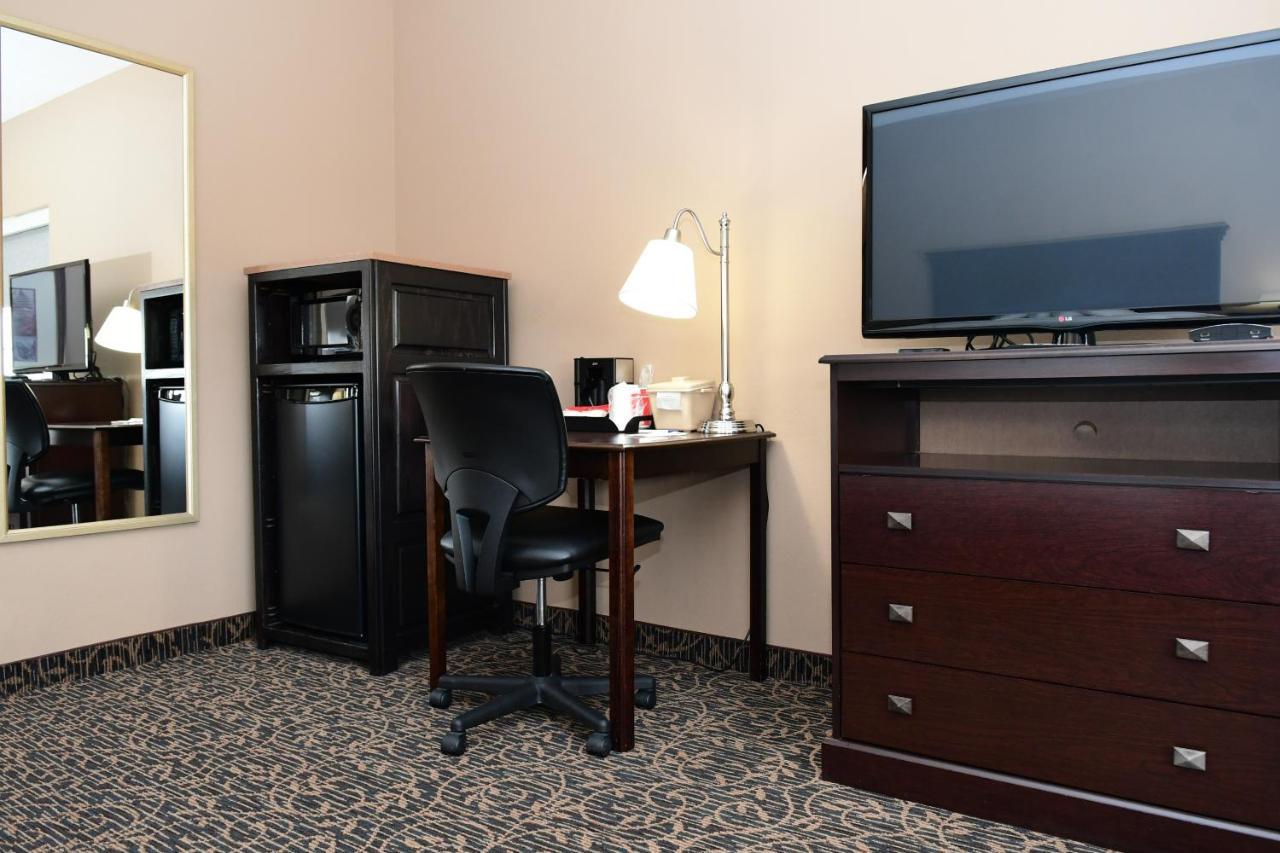 Cobblestone Inn&Suites - Denison | Majestic Hills Extérieur photo