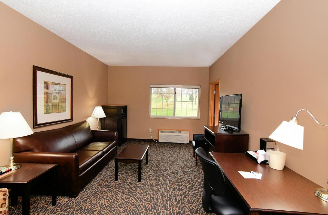 Cobblestone Inn&Suites - Denison | Majestic Hills Extérieur photo
