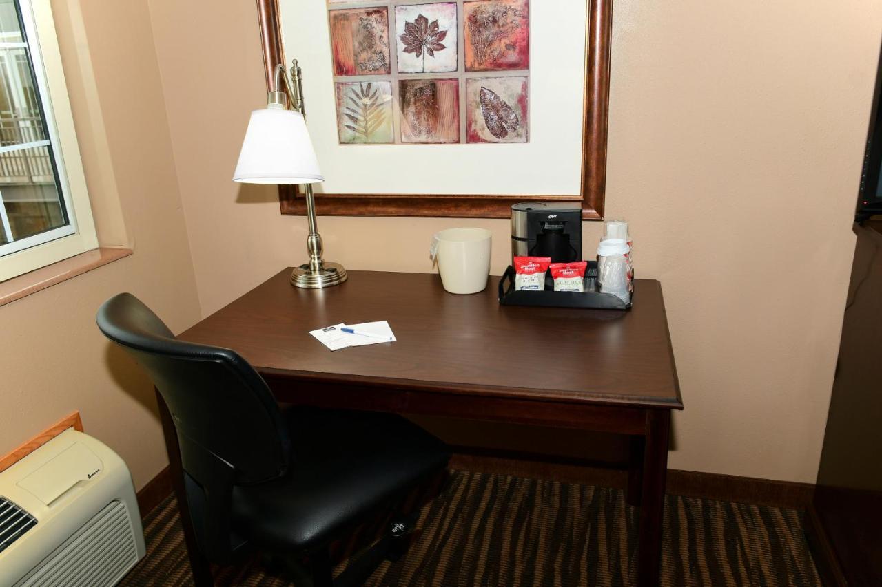 Cobblestone Inn&Suites - Denison | Majestic Hills Extérieur photo