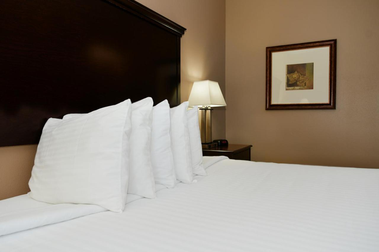 Cobblestone Inn&Suites - Denison | Majestic Hills Extérieur photo