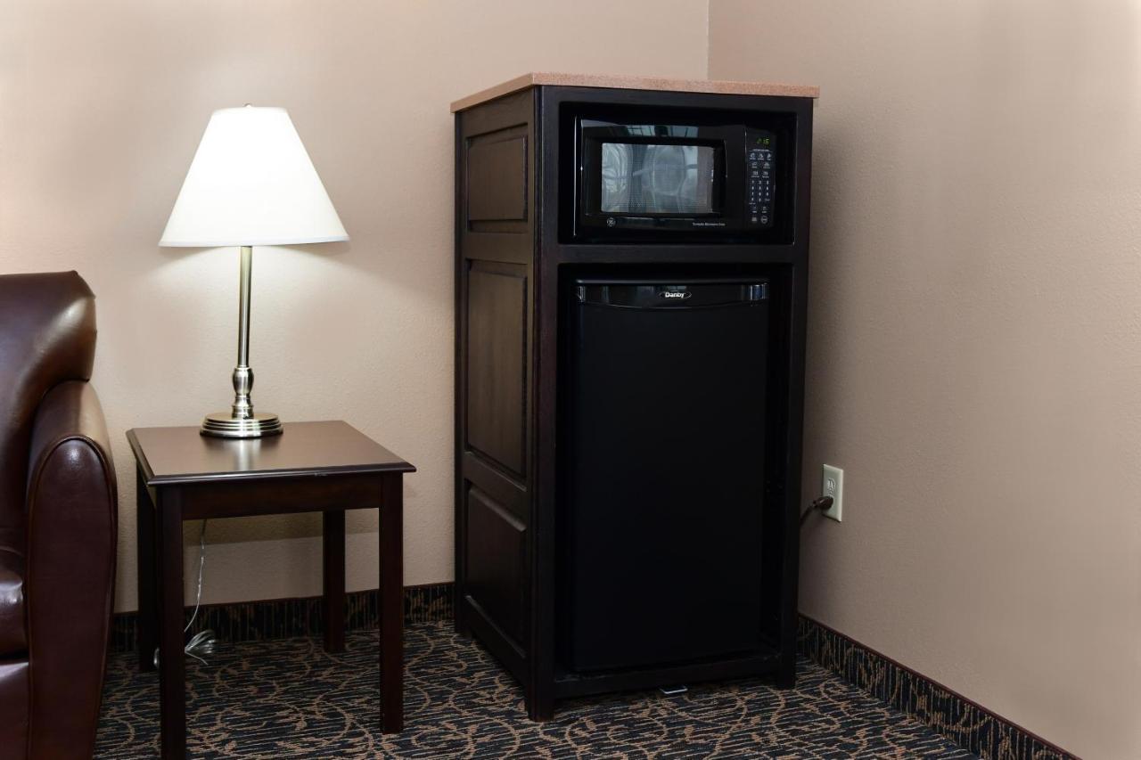 Cobblestone Inn&Suites - Denison | Majestic Hills Extérieur photo