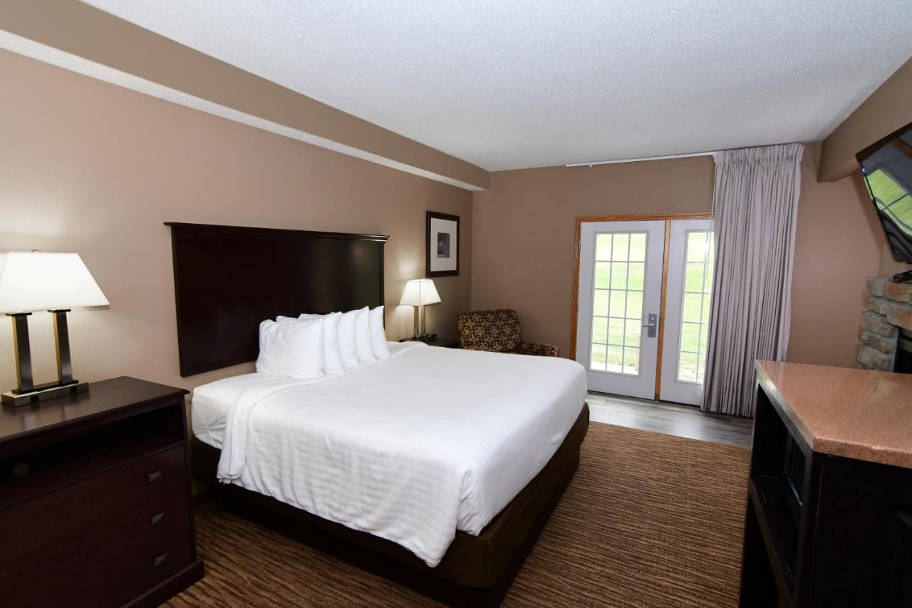 Cobblestone Inn&Suites - Denison | Majestic Hills Extérieur photo