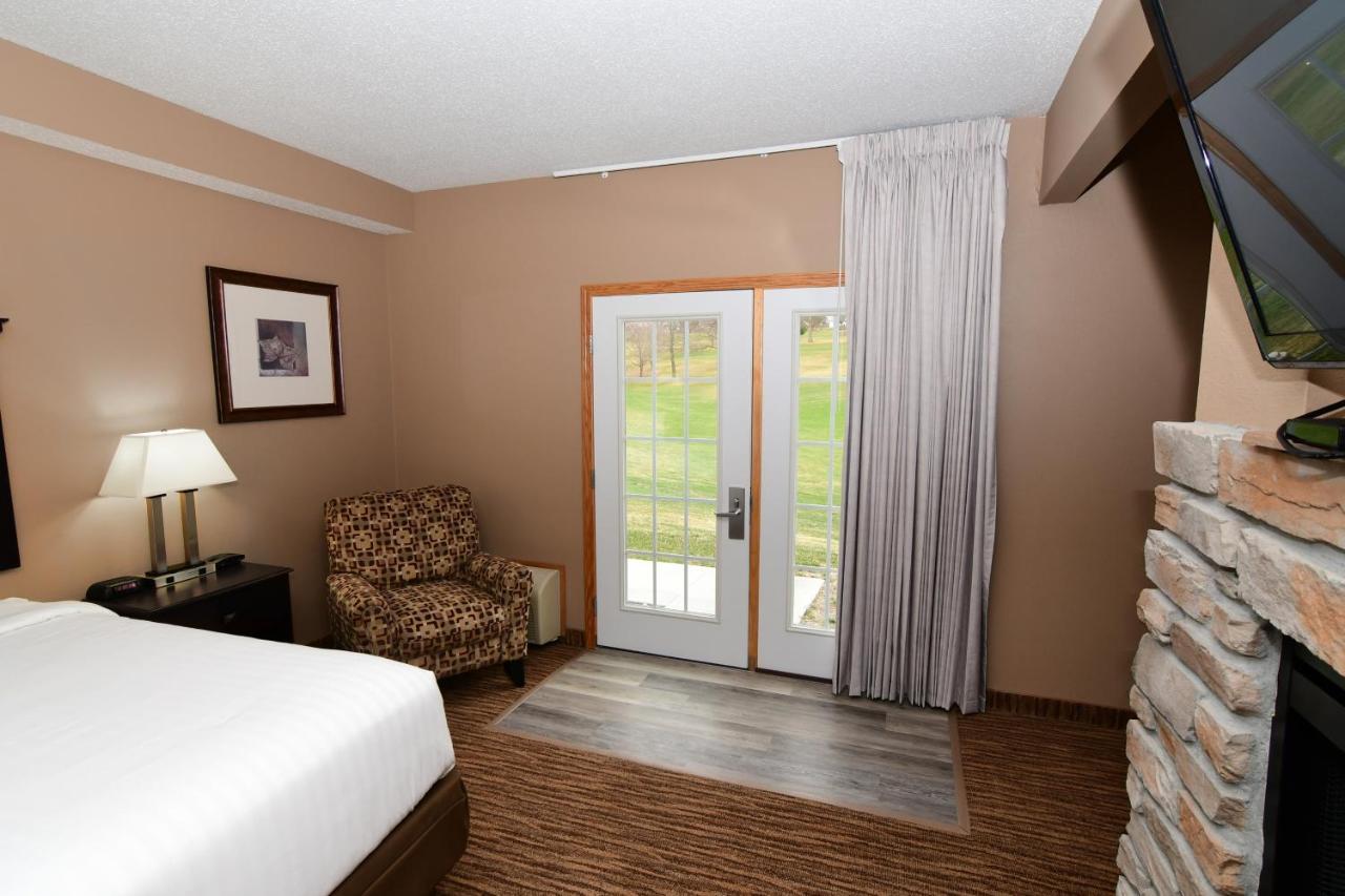 Cobblestone Inn&Suites - Denison | Majestic Hills Extérieur photo