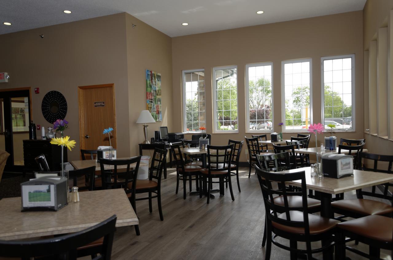 Cobblestone Inn&Suites - Denison | Majestic Hills Extérieur photo