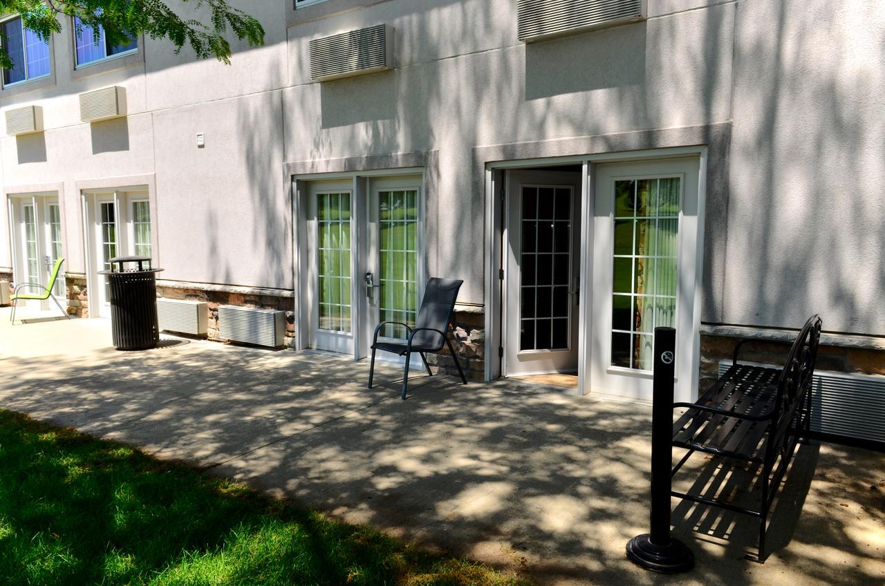 Cobblestone Inn&Suites - Denison | Majestic Hills Extérieur photo