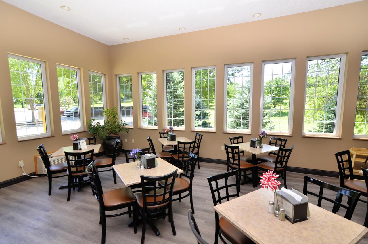 Cobblestone Inn&Suites - Denison | Majestic Hills Extérieur photo